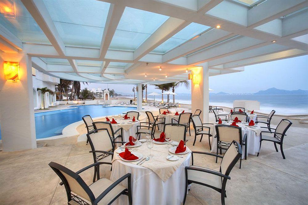 Camino Real Manzanillo Hotel Ресторант снимка