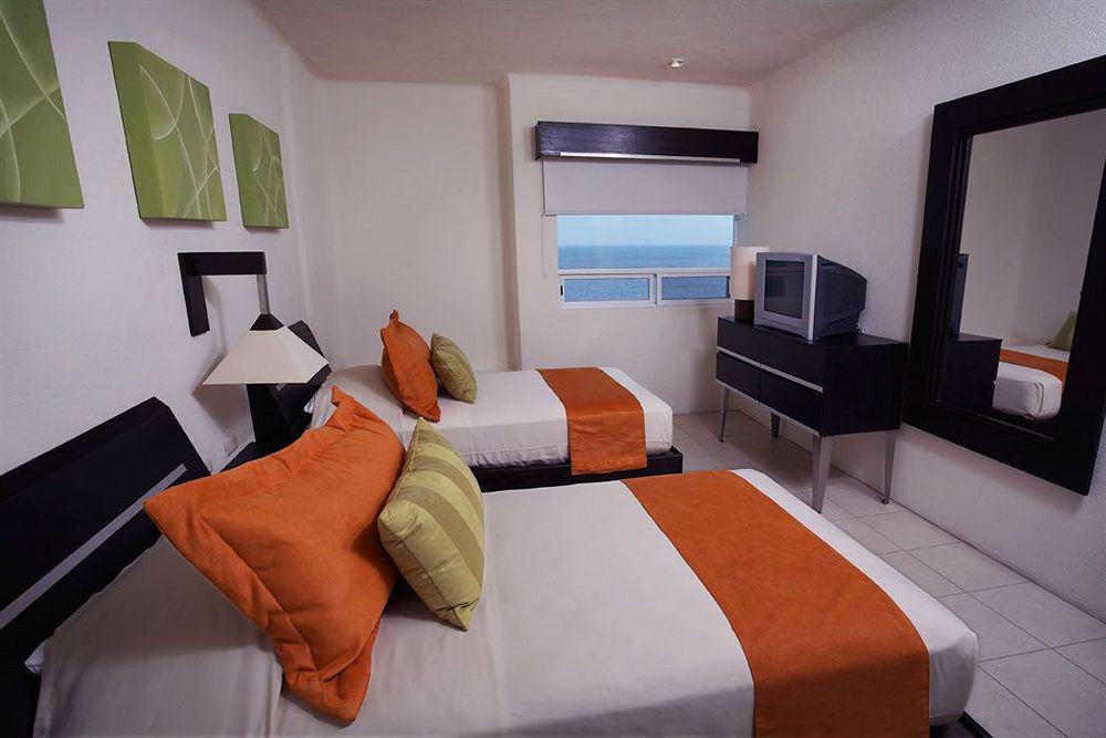 Camino Real Manzanillo Hotel Стая снимка