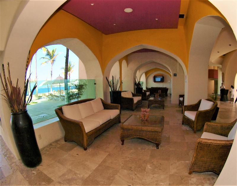 Camino Real Manzanillo Hotel Екстериор снимка