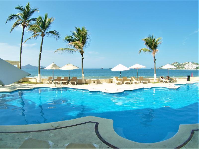 Camino Real Manzanillo Hotel Екстериор снимка