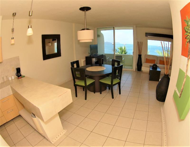 Camino Real Manzanillo Hotel Екстериор снимка